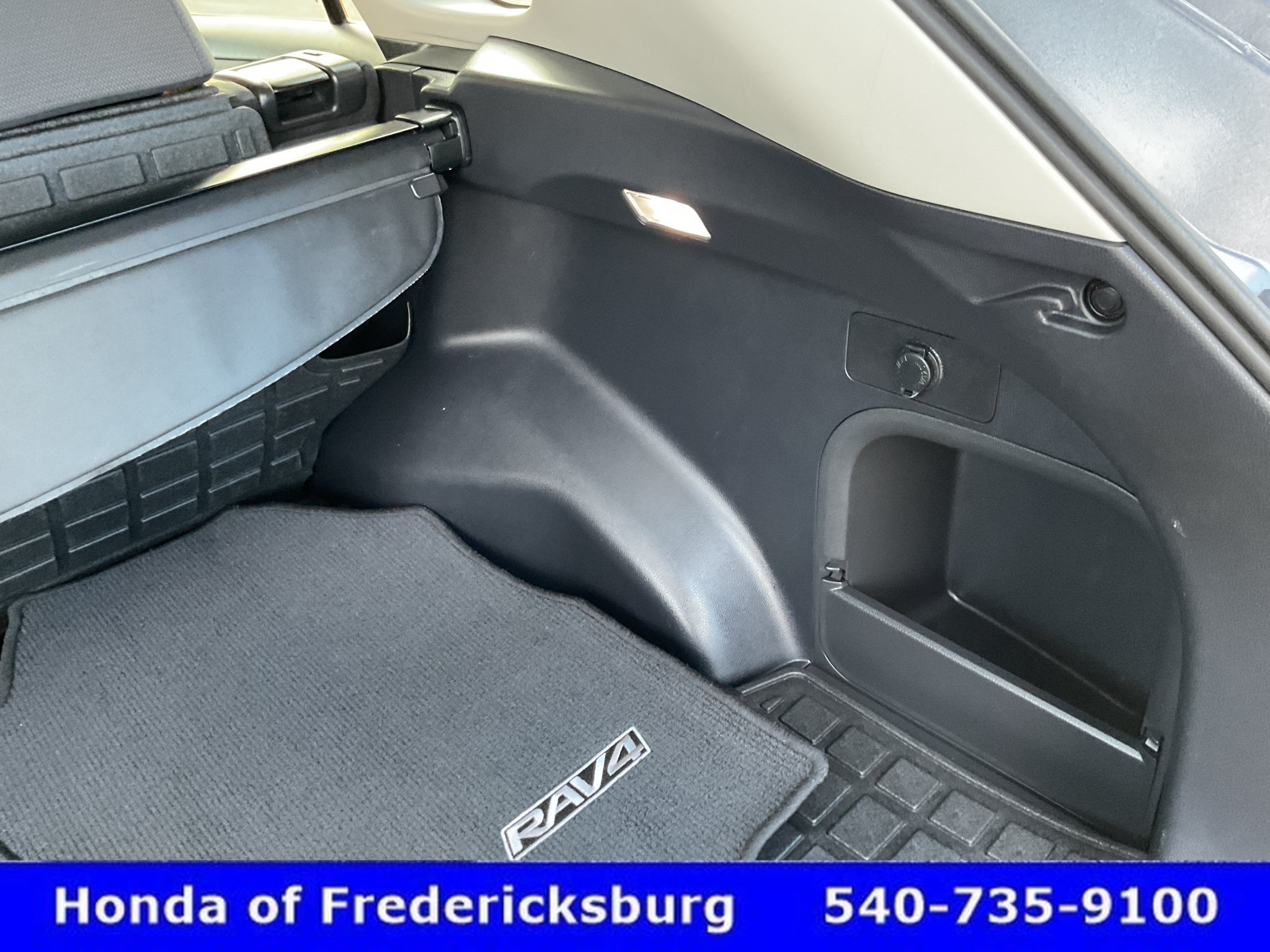 Used 2024 Toyota RAV4 XLE AWD/4WD image 20