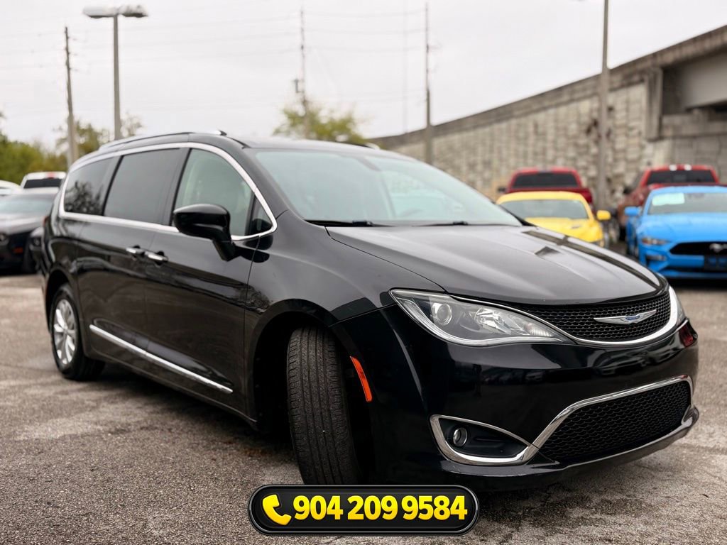 Used 2019 Chrysler Pacifica Touring-L image 8