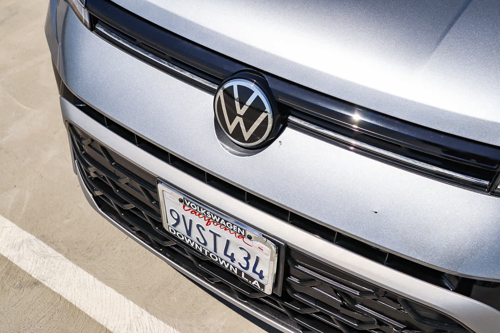 New 2025 Volkswagen Taos SE FWD image 8