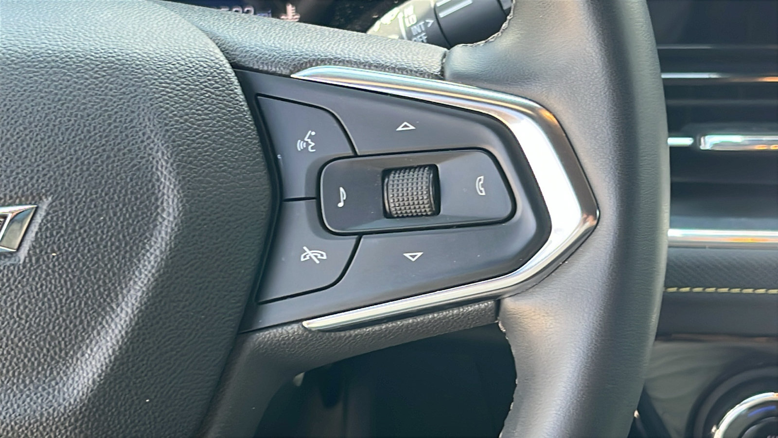 Used 2024 Chevrolet TrailBlazer ACTIV w/ Convenience Package FWD image 18