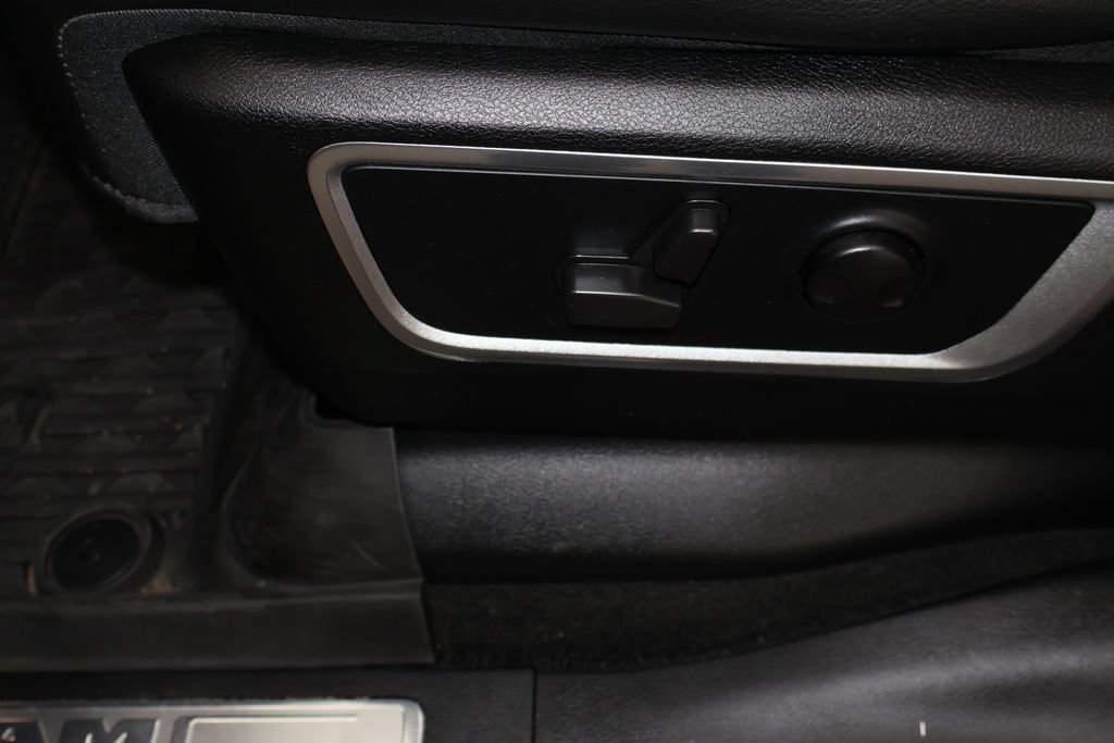 Used 2022 RAM 1500 Laramie AWD/4WD image 22
