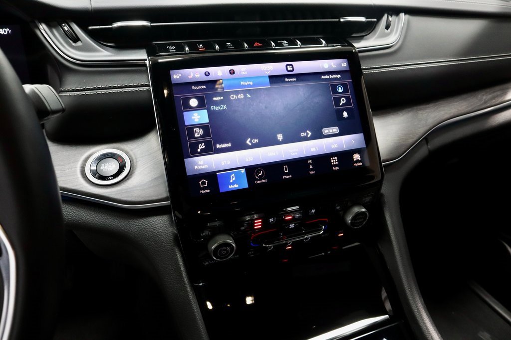 Used 2022 Jeep Grand Cherokee Overland w/ Luxury Tech Group IV image 35