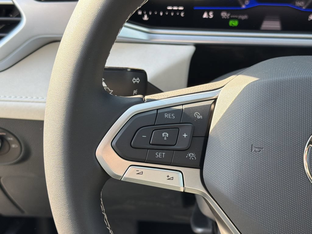 New 2026 Volkswagen Taos SE FWD image 26