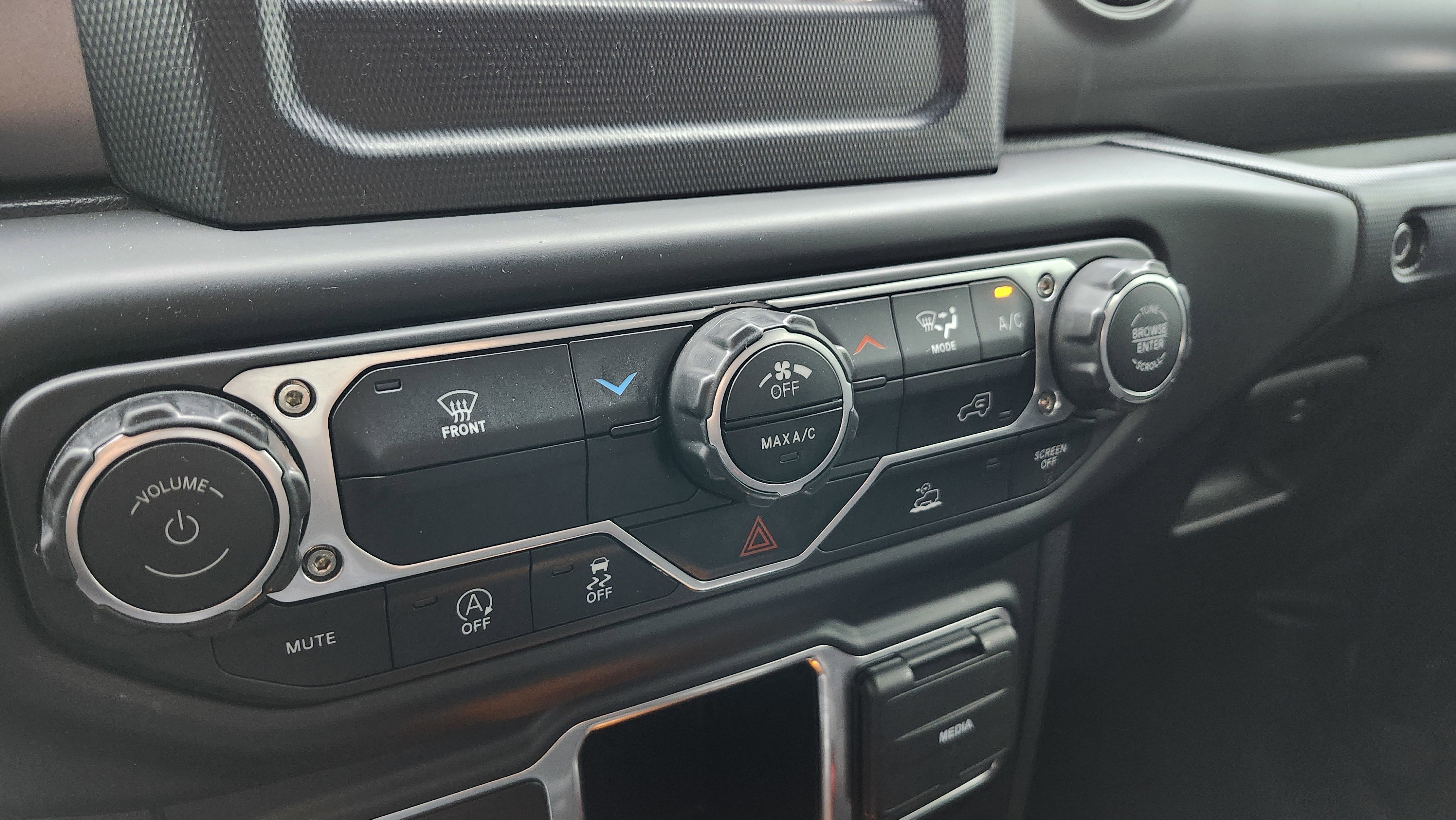 Used 2023 Jeep Wrangler Sport image 30