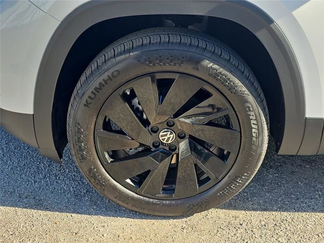 New 2026 Volkswagen Atlas SE image 9