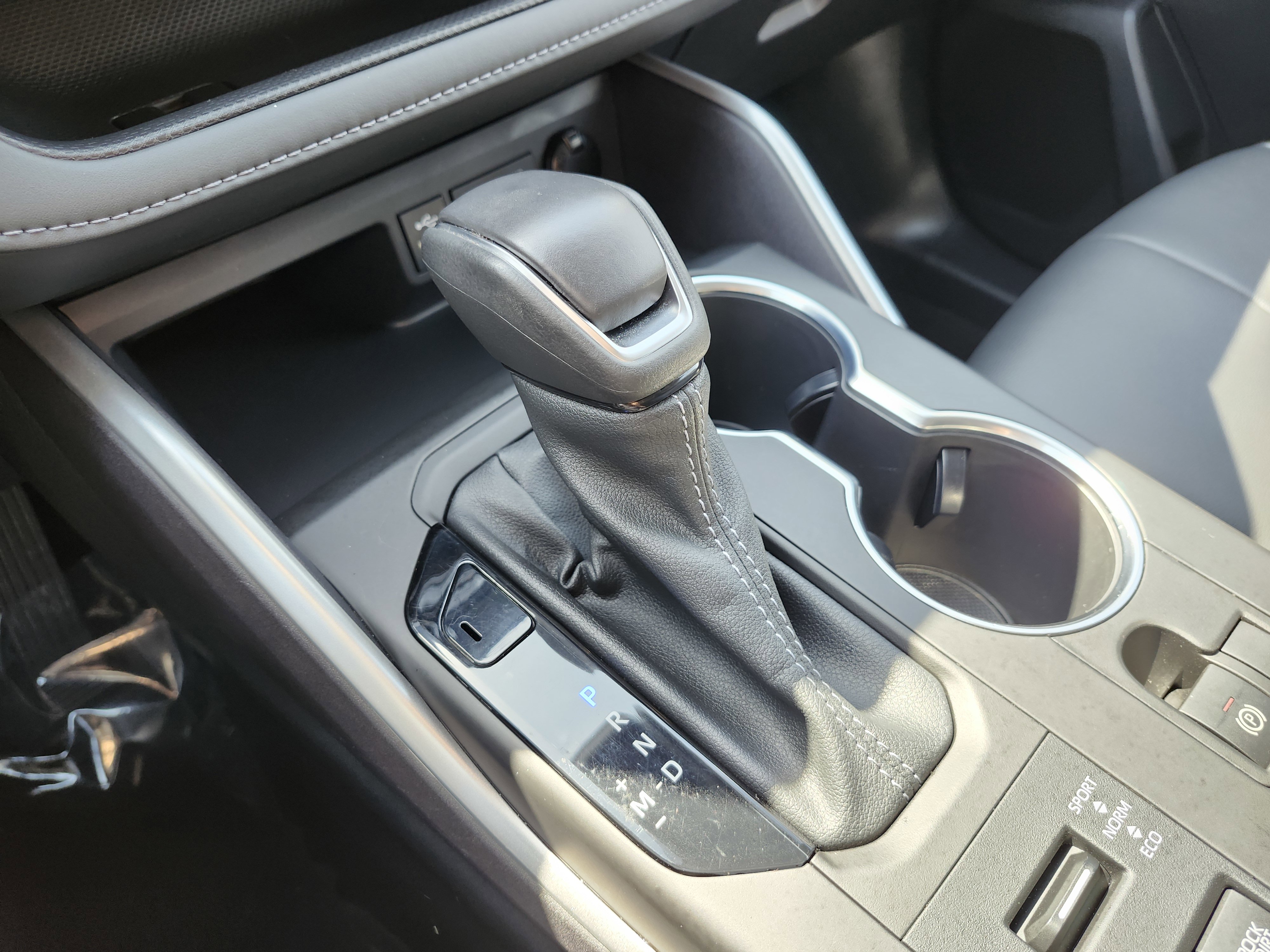 Used 2022 Toyota Highlander XLE AWD/4WD image 36