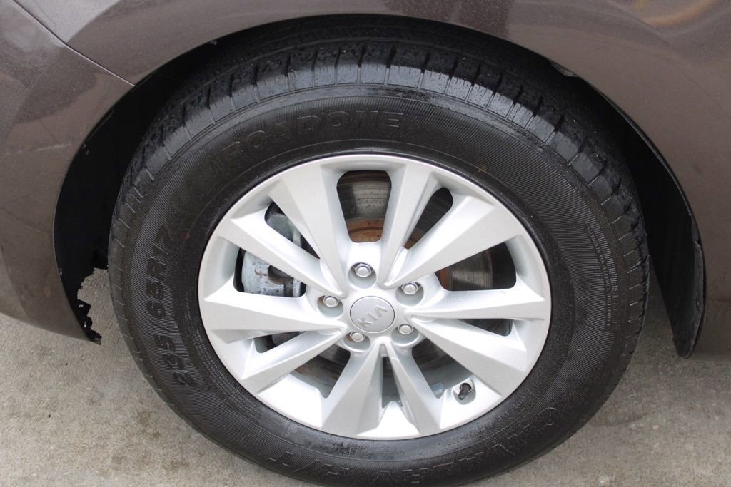 Used 2017 Kia Sedona LX w/ LX Essentials Premium Package image 11