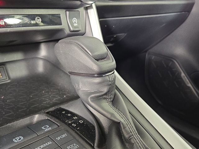 Used 2025 Toyota RAV4 XLE image 20
