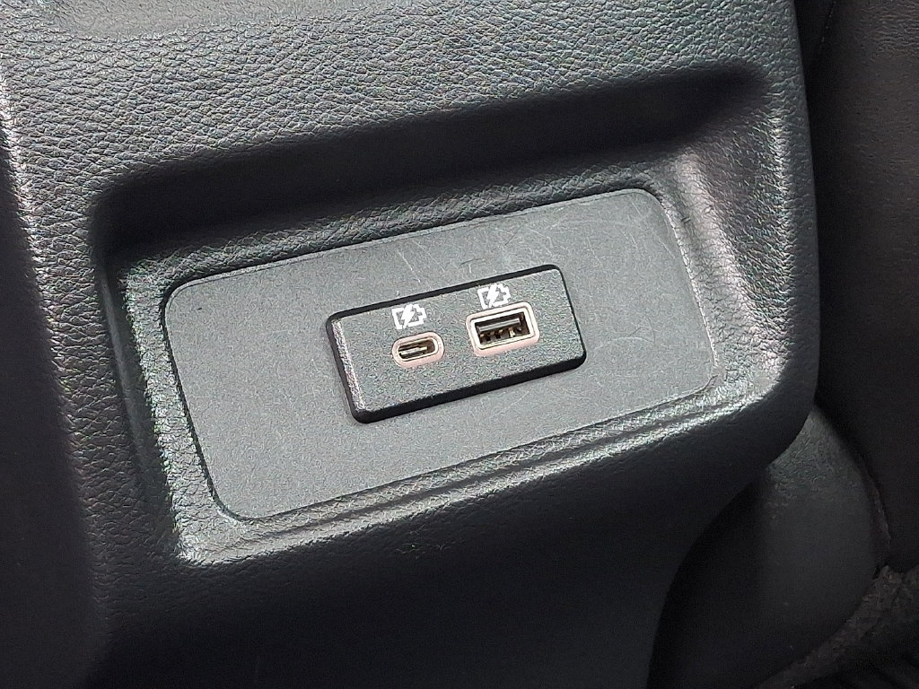 Used 2022 Nissan Maxima SR w/ Sport Mat Group FWD image 11