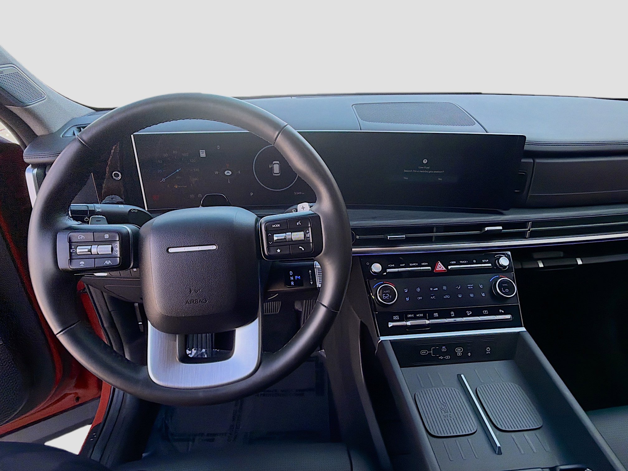 Used 2025 Hyundai Santa Fe Limited AWD/4WD image 8