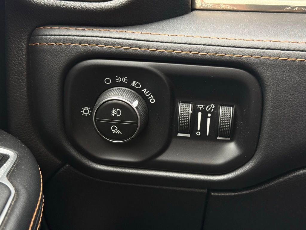 Used 2022 RAM 2500 Limited image 28