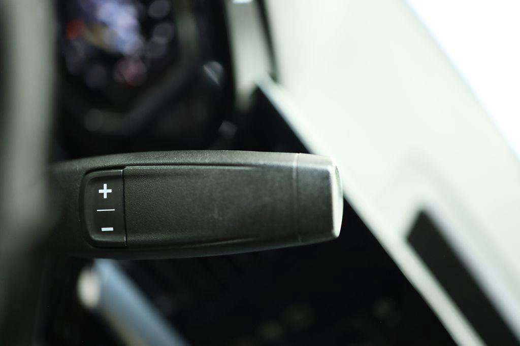 Used 2024 GMC Sierra 3500 SLT image 40