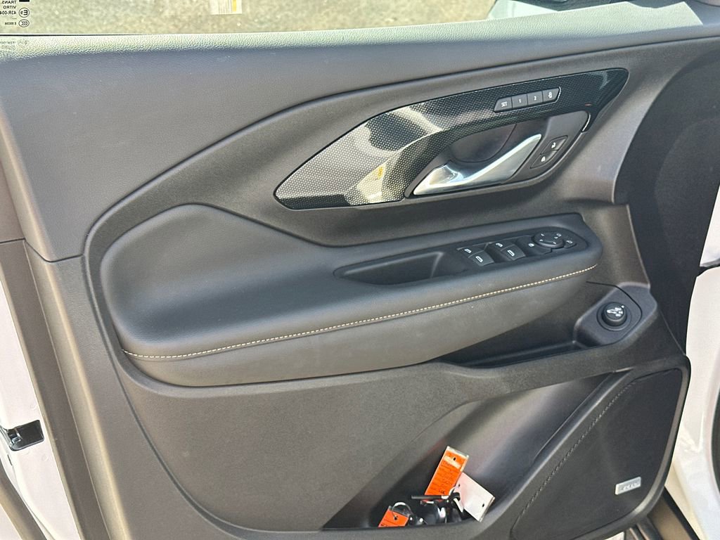 Used 2024 GMC Terrain AT4 w/ Infotainment Package II image 10