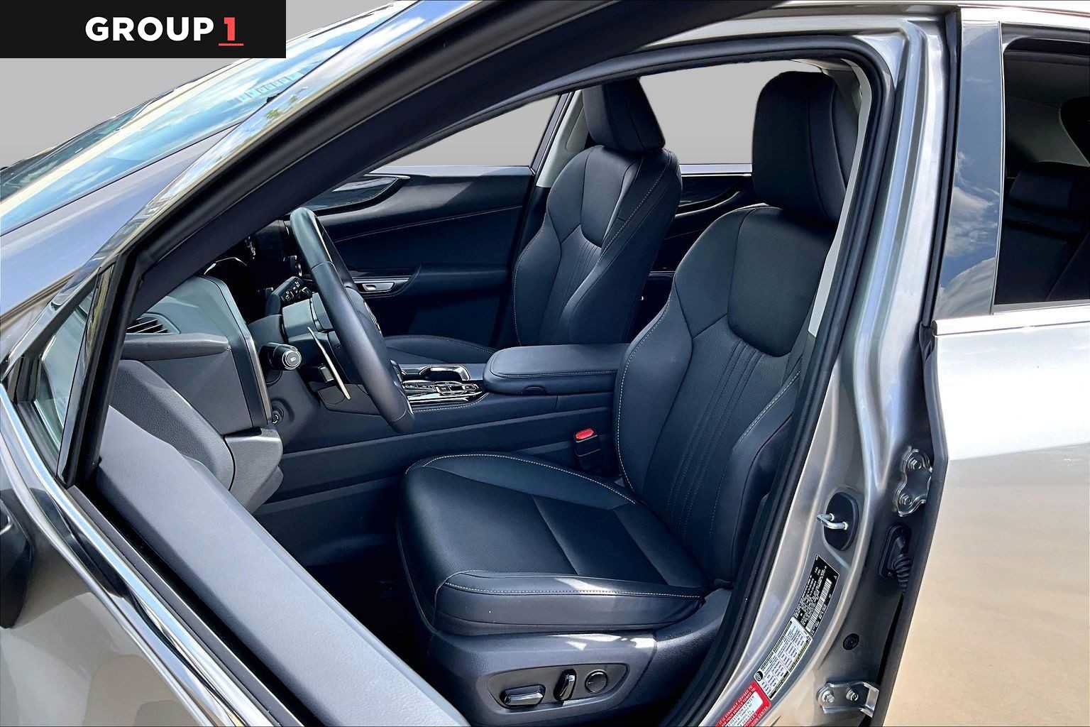 Used 2025 Lexus NX 250 FWD w/ Accessory Package (Z2) image 7