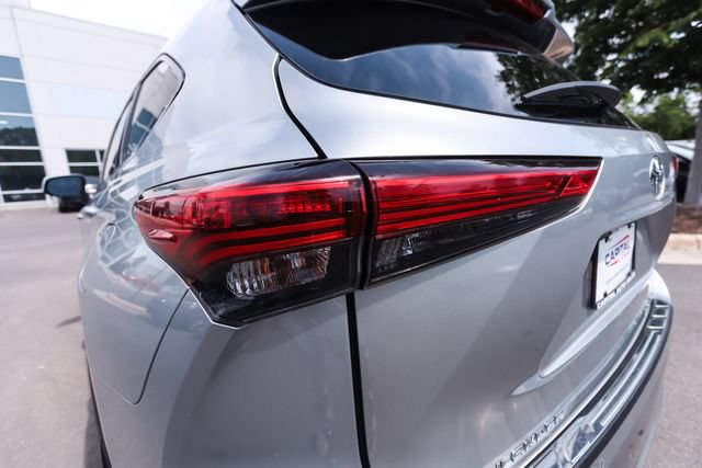 Used 2020 Toyota Highlander Platinum AWD/4WD image 16