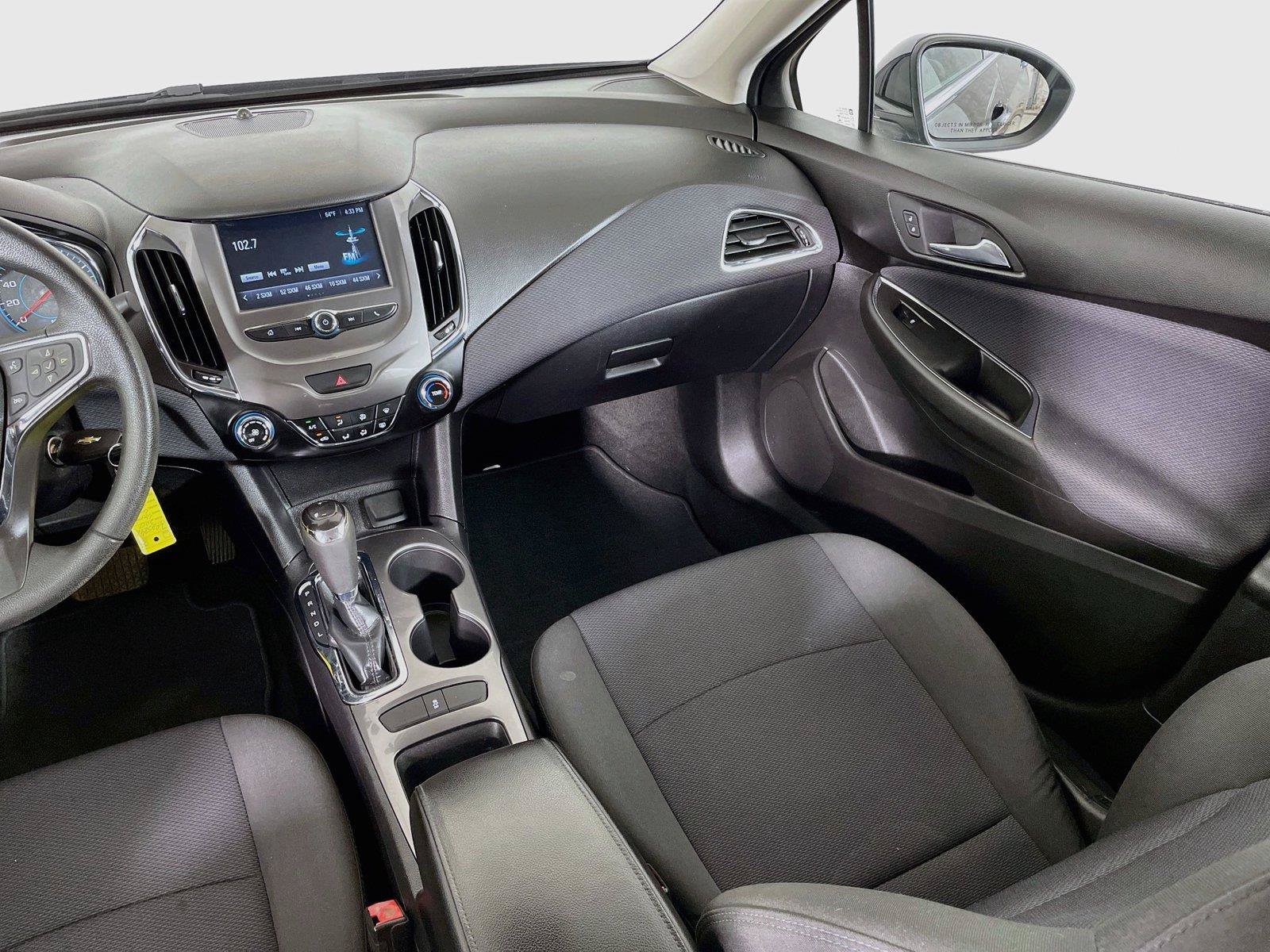 Used 2017 Chevrolet Cruze LT FWD image 22