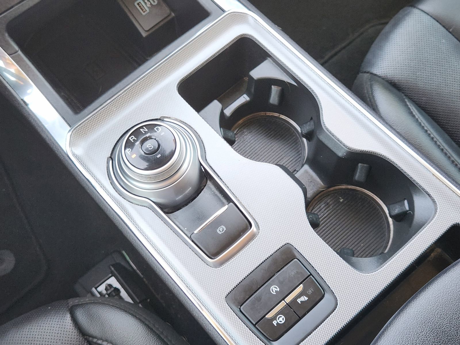 Used 2021 Ford Edge Titanium w/ Equipment Group 301A image 21