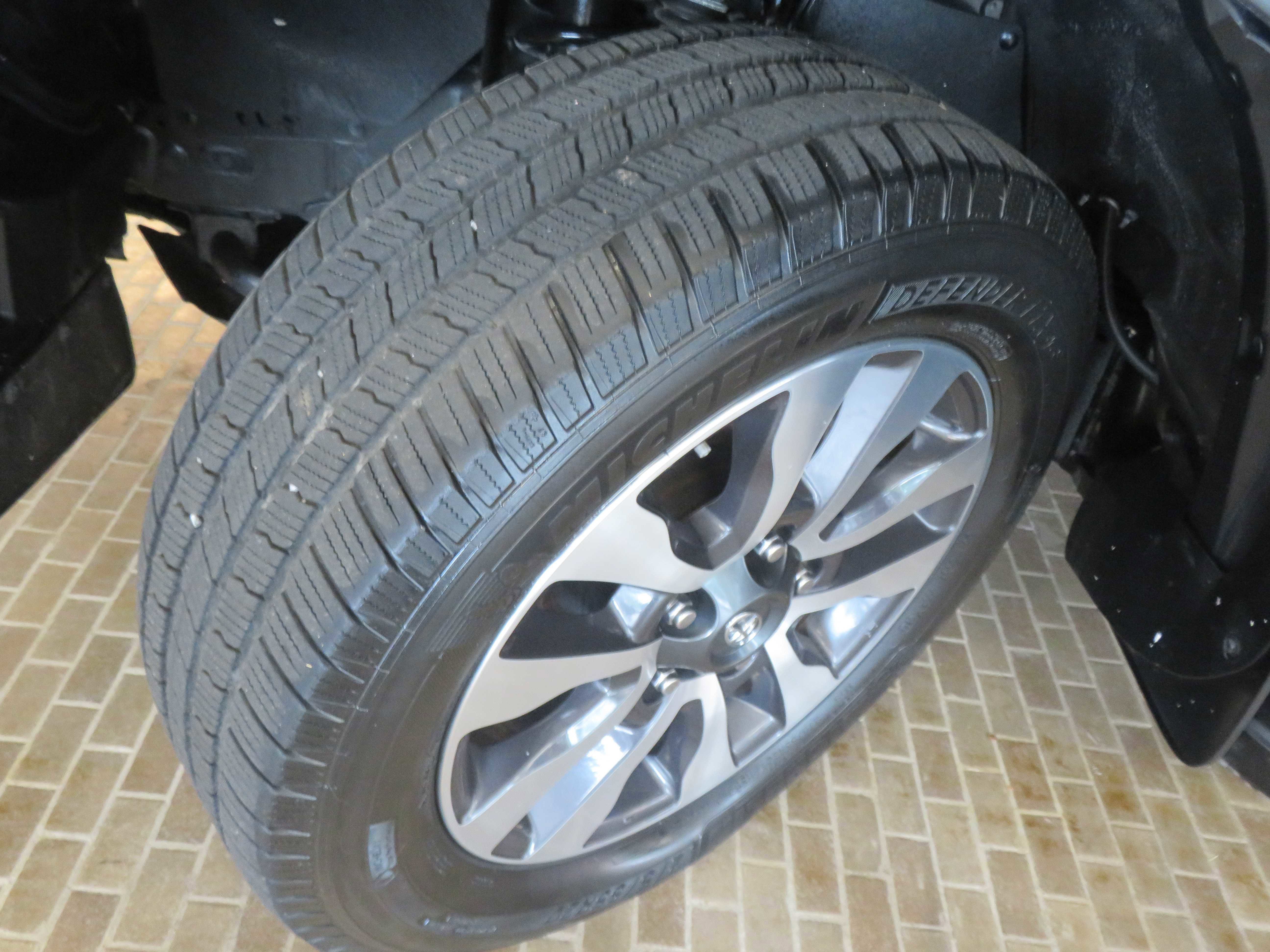 Used 2019 Toyota Sequoia Limited w/ Safety & Convenience Package RWD image 12
