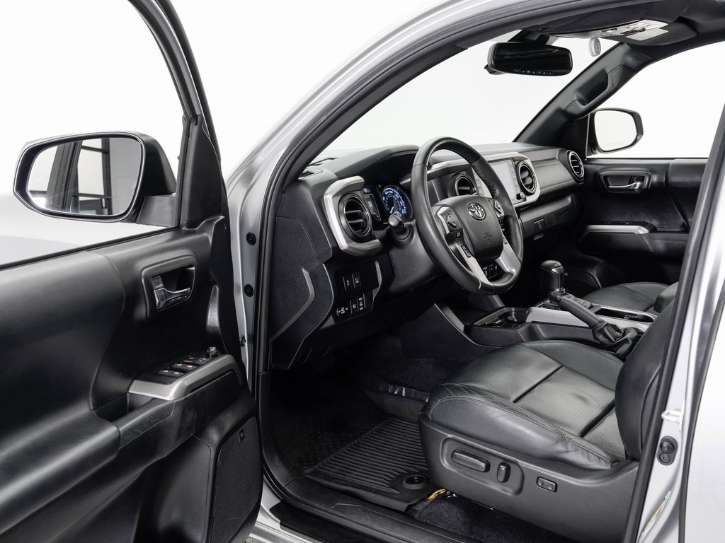 Used 2021 Toyota Tacoma Limited image 7