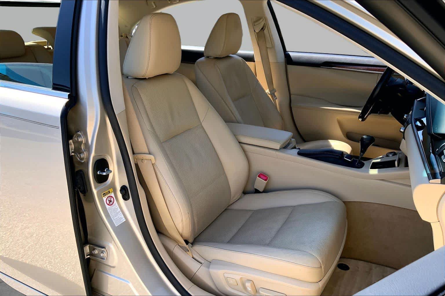 Used 2014 Lexus ES 350 w/ Luxury Package FWD image 9