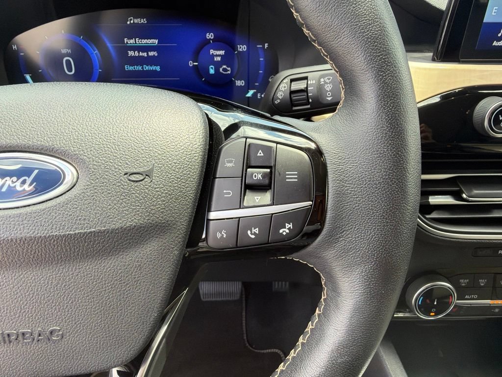 Certified 2022 Ford Escape Titanium w/ Titanium Elite Package FWD image 22