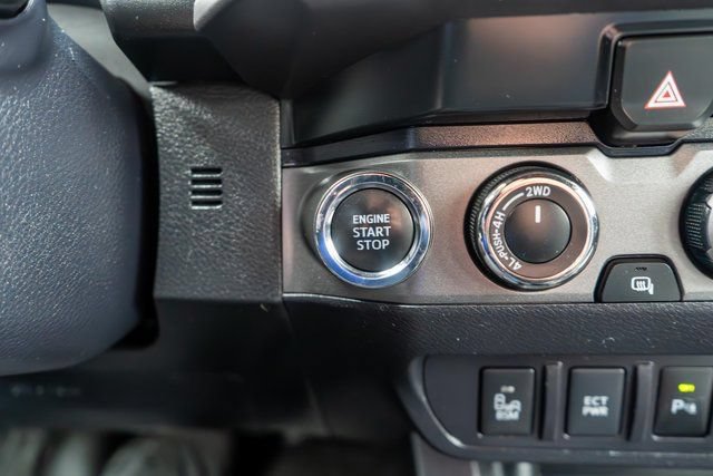 Used 2022 Toyota Tacoma TRD Off-Road w/ Technology Package AWD/4WD image 26