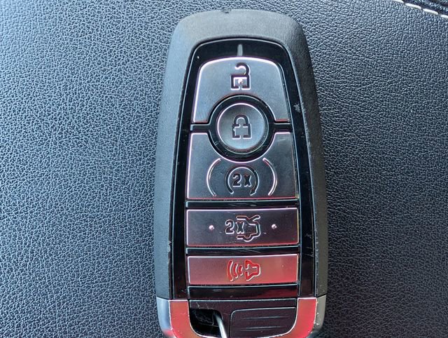 Used 2020 Ford Edge ST image 29