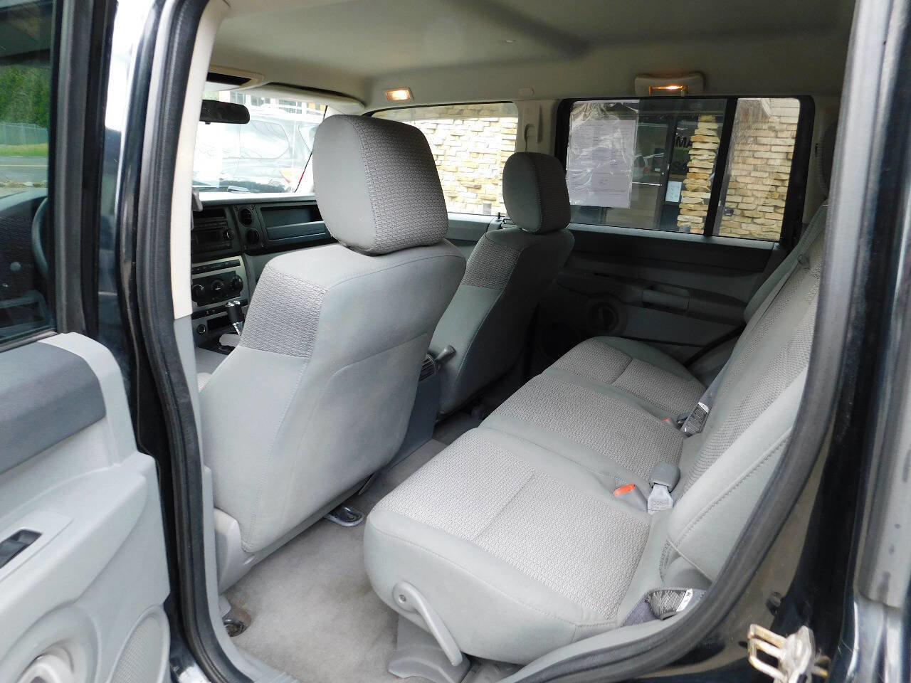 Used 2006 Jeep Commander 4WD w/ Popular Equipment Group image 18