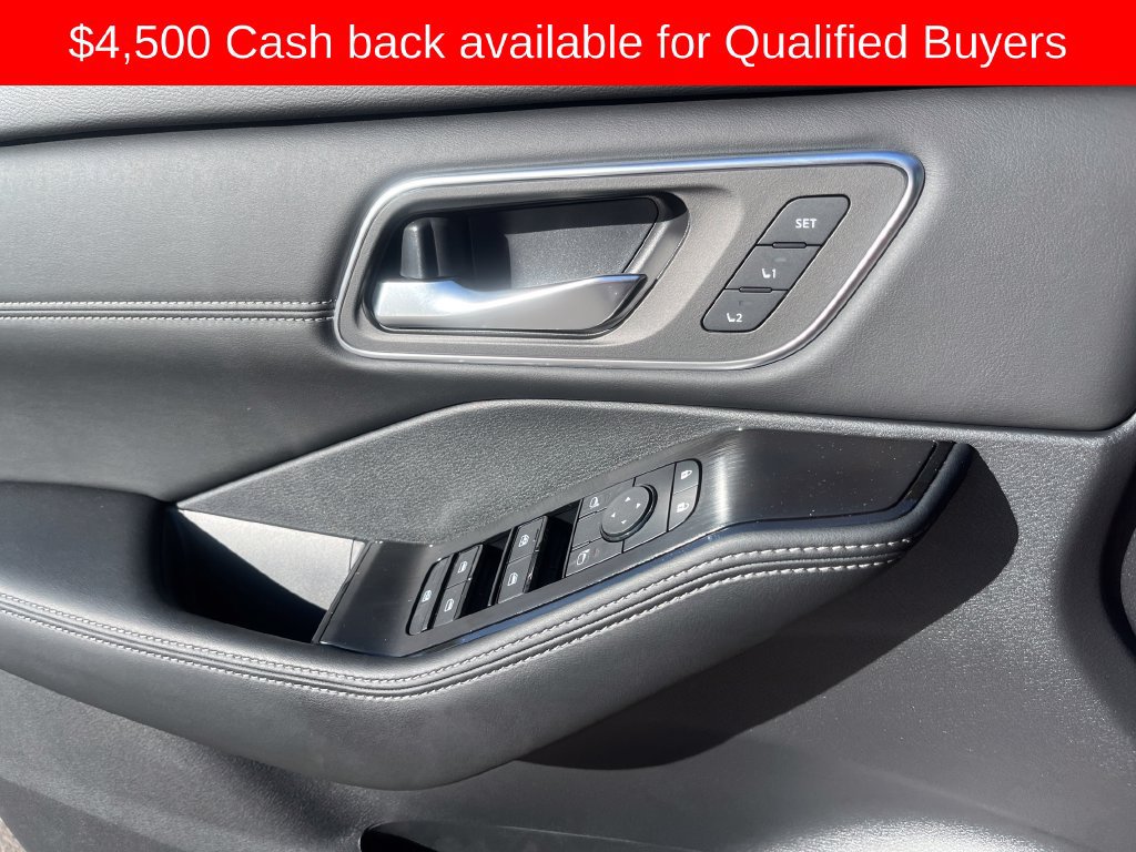 New 2026 Nissan Rogue Platinum AWD/4WD image 15