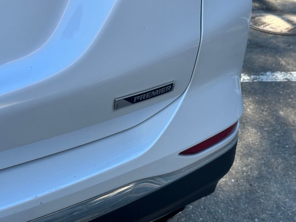 Used 2018 Chevrolet Equinox Premier image 20