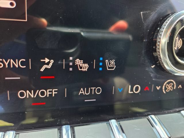Used 2026 GMC Yukon Denali AWD/4WD image 32