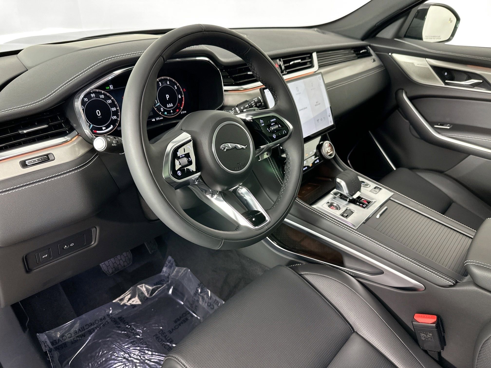 Certified 2026 Jaguar F-PACE R-Dynamic S AWD/4WD image 10