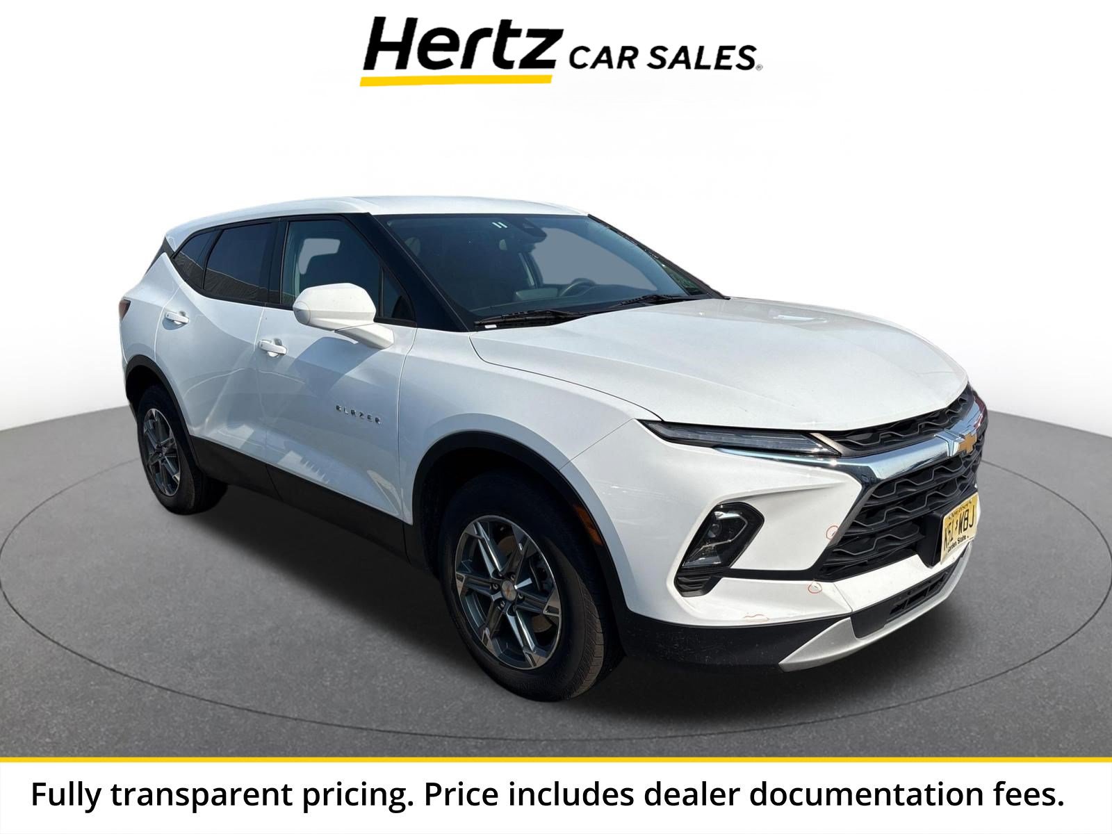 Used 2025 Chevrolet Blazer LT FWD image 1