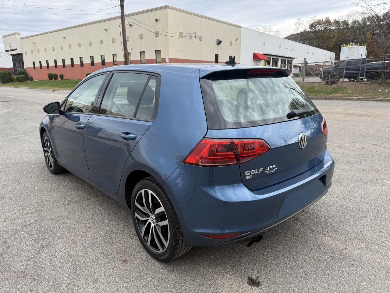 Used 2016 Volkswagen Golf SE FWD image 3