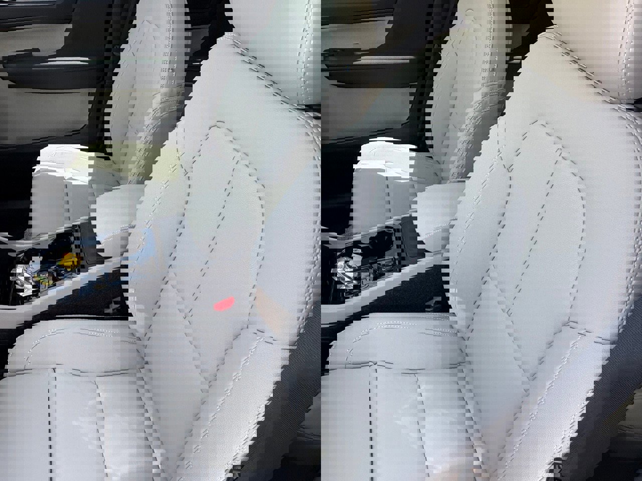New 2025 Volvo XC40 B5 Plus w/ Protection Package Premier image 15