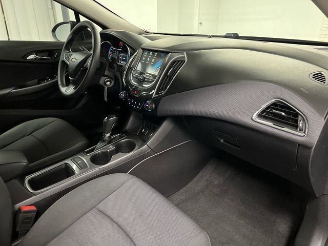 Certified 2018 Chevrolet Cruze LT FWD image 27