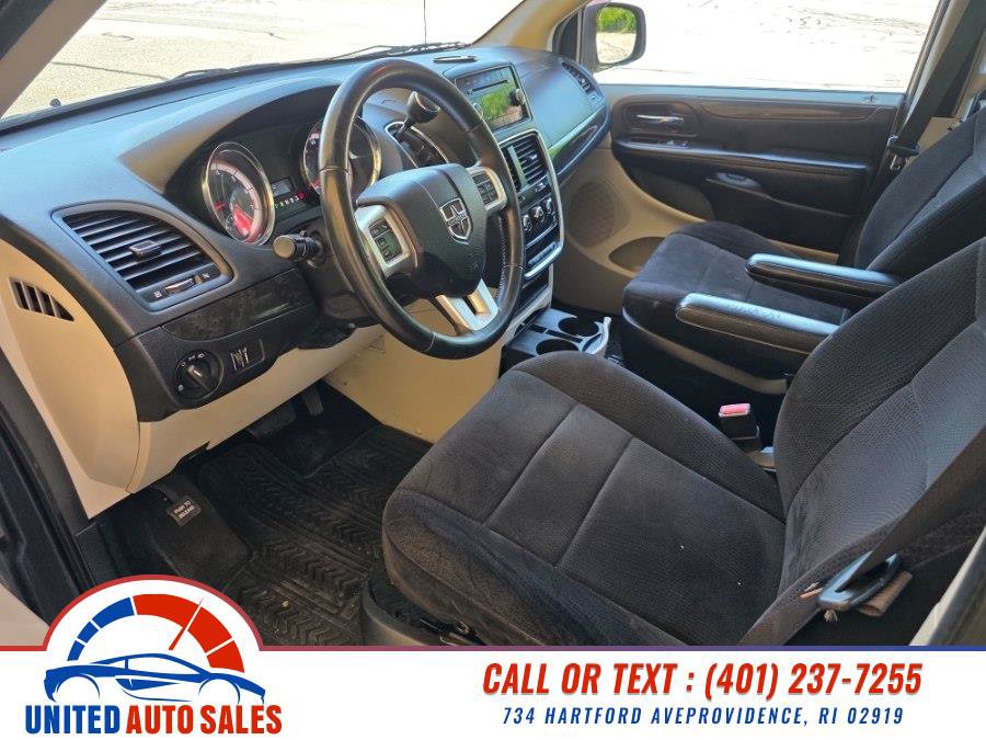 Used 2014 Dodge Grand Caravan American Value Package w/ UConnect Hands-Free Group FWD image 9