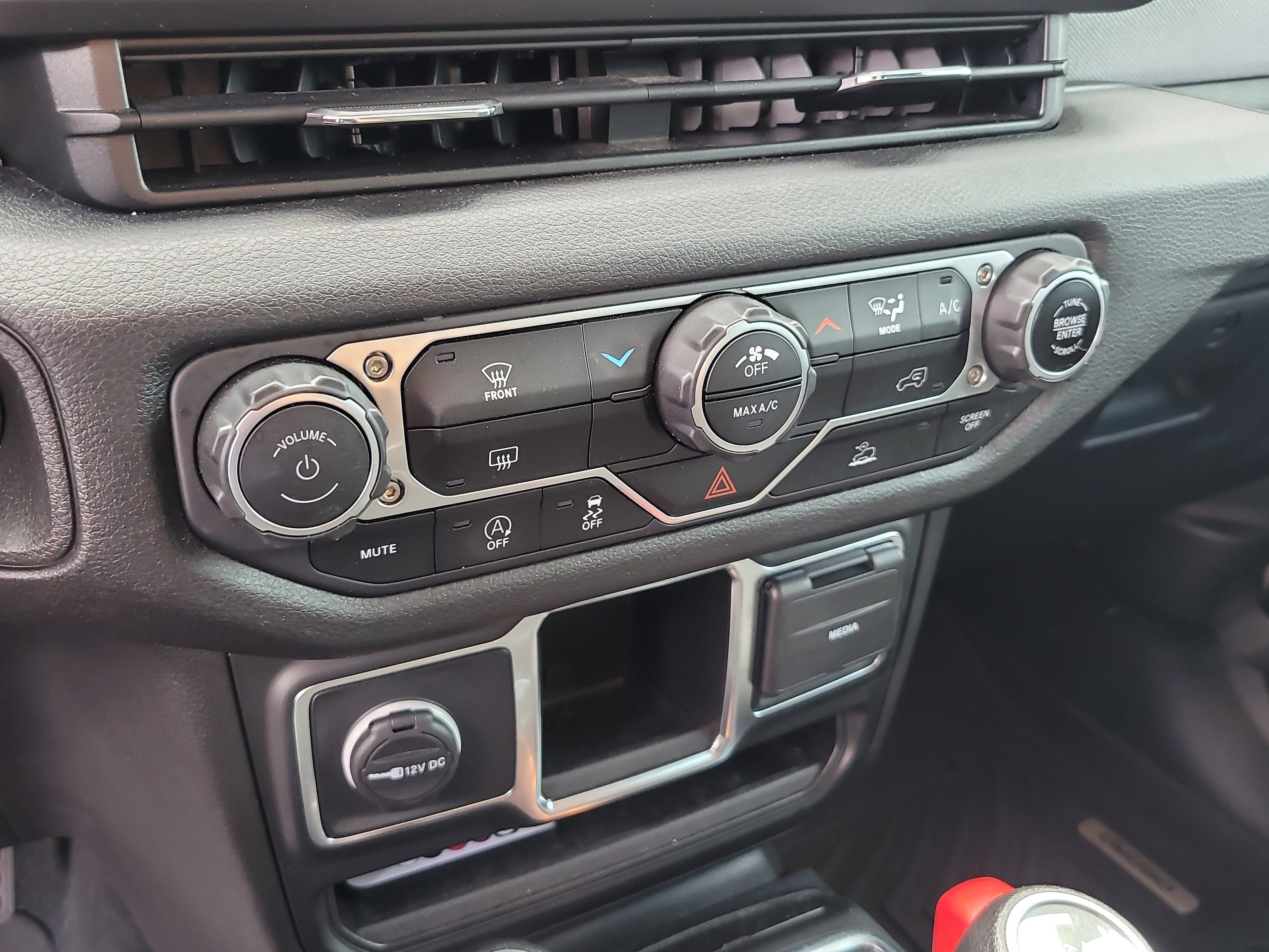 Used 2024 Jeep Wrangler Unlimited Sport AWD/4WD image 21
