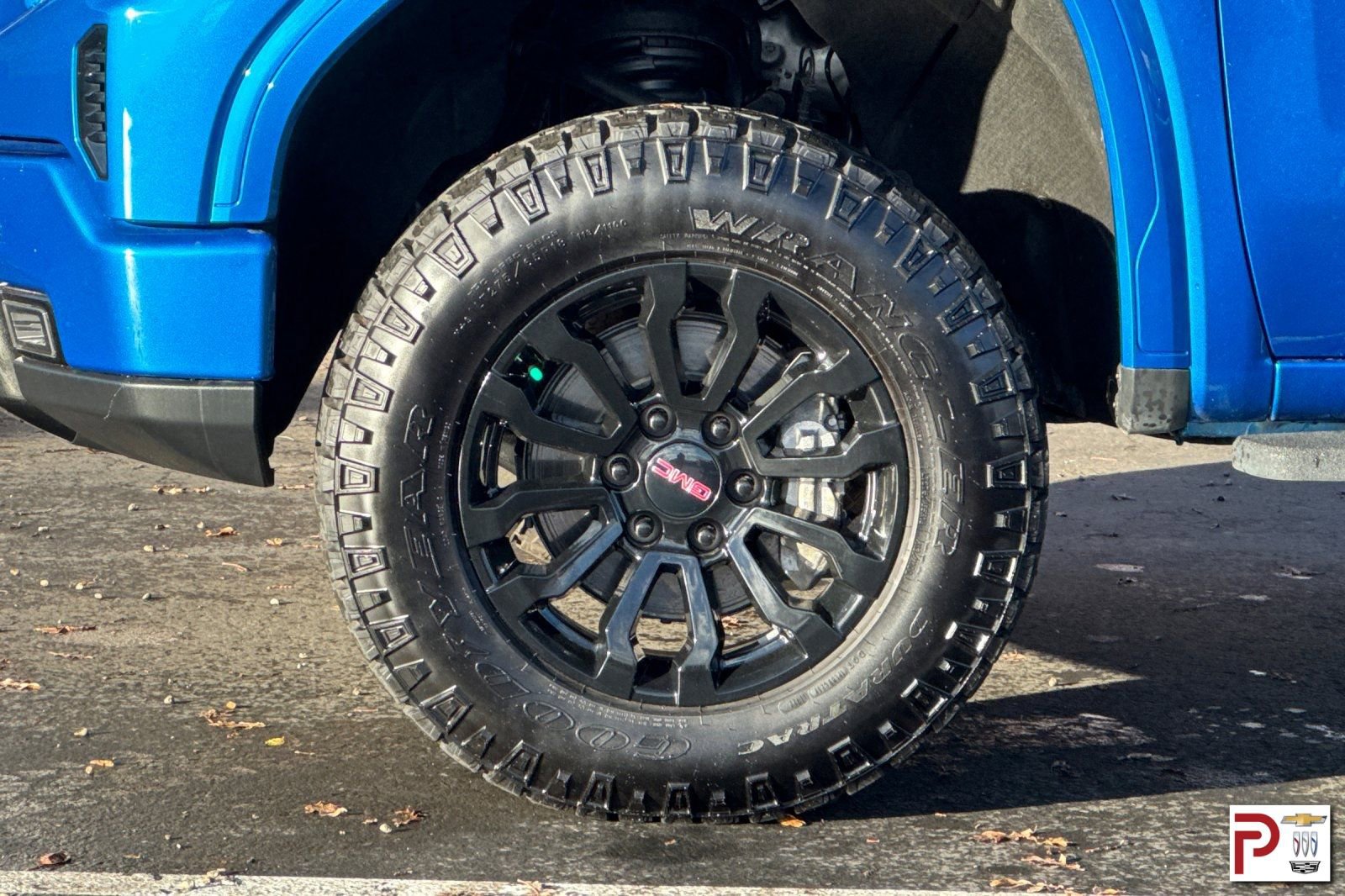 Used 2022 GMC Sierra 1500 AT4X image 32