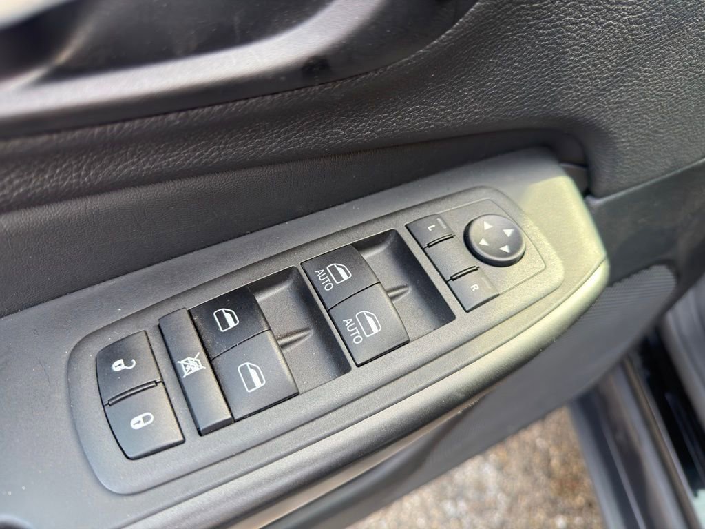 Used 2022 Jeep Cherokee Trailhawk w/ Premium Leather Package AWD/4WD image 6
