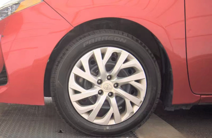 Used 2018 Toyota Corolla LE FWD image 16