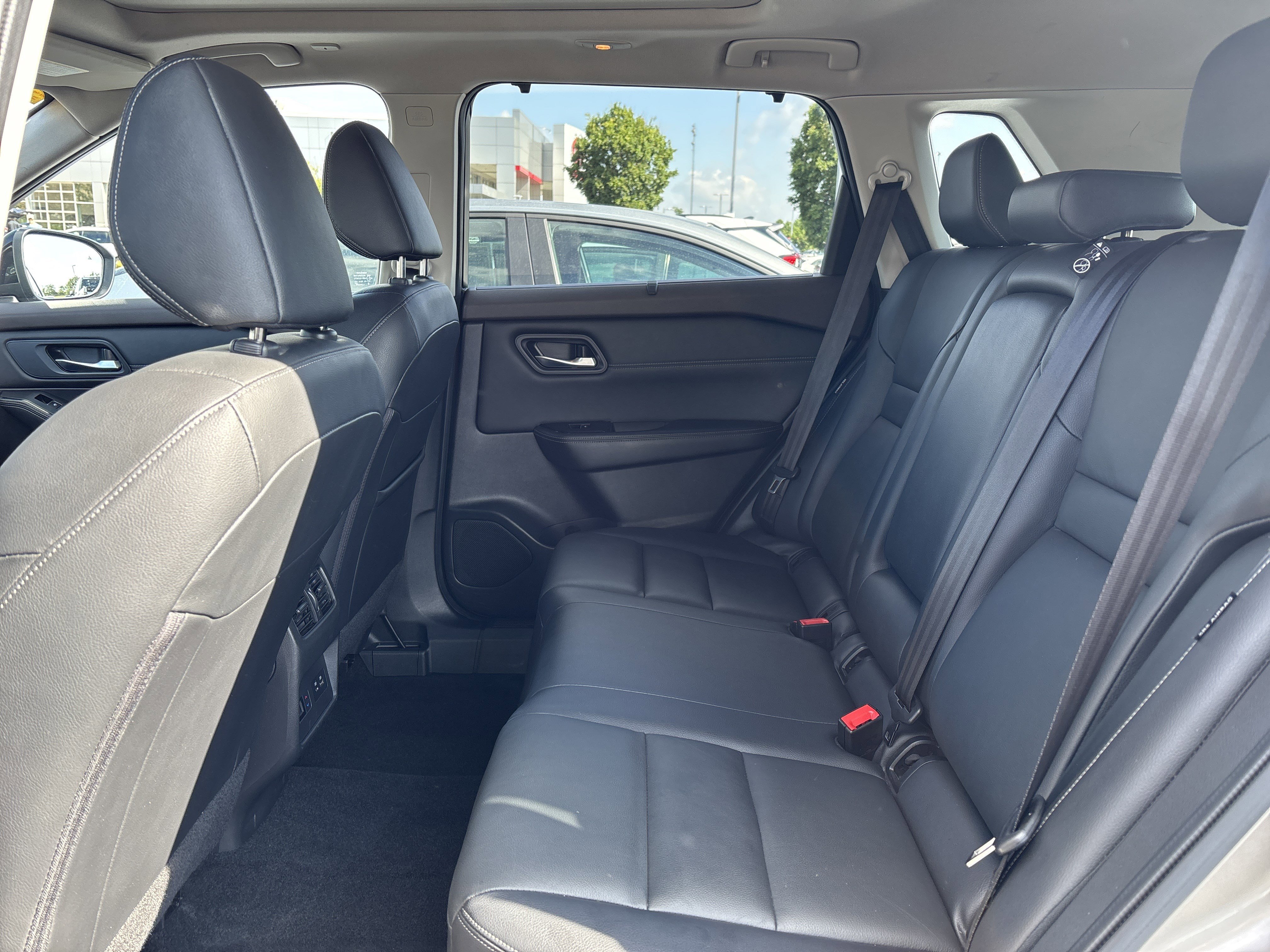 Used 2023 Nissan Rogue SL w/ SL Premium Package FWD image 30