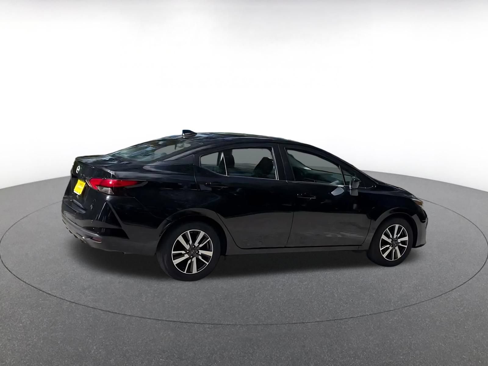 Used 2025 Nissan Versa SV FWD image 14