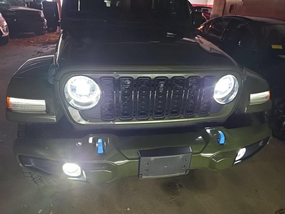 Used 2024 Jeep Wrangler High Altitude AWD/4WD image 2
