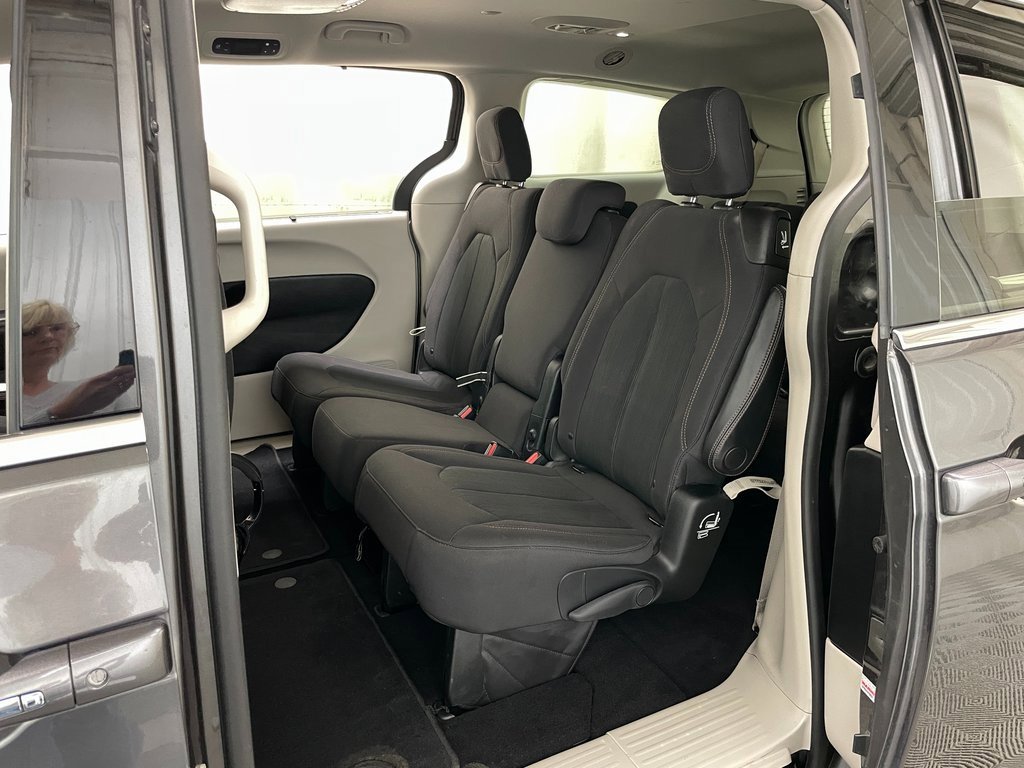 Used 2019 Chrysler Pacifica Touring Plus w/ Advanced Safetytec Group image 45
