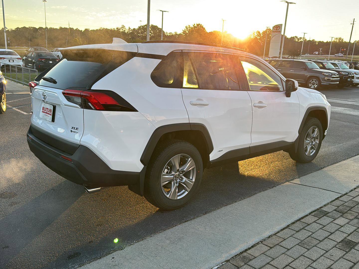 New 2025 Toyota RAV4 XLE image 5