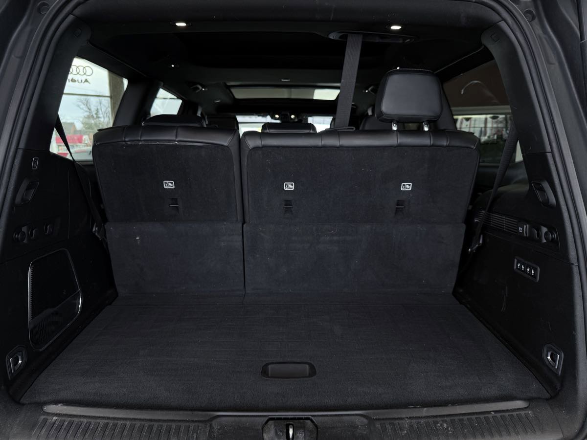 Used 2022 Jeep Wagoneer Series III w/ Premium Group I AWD/4WD image 24