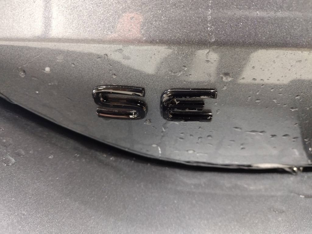 New 2026 Volkswagen Tiguan SE R-Line image 18