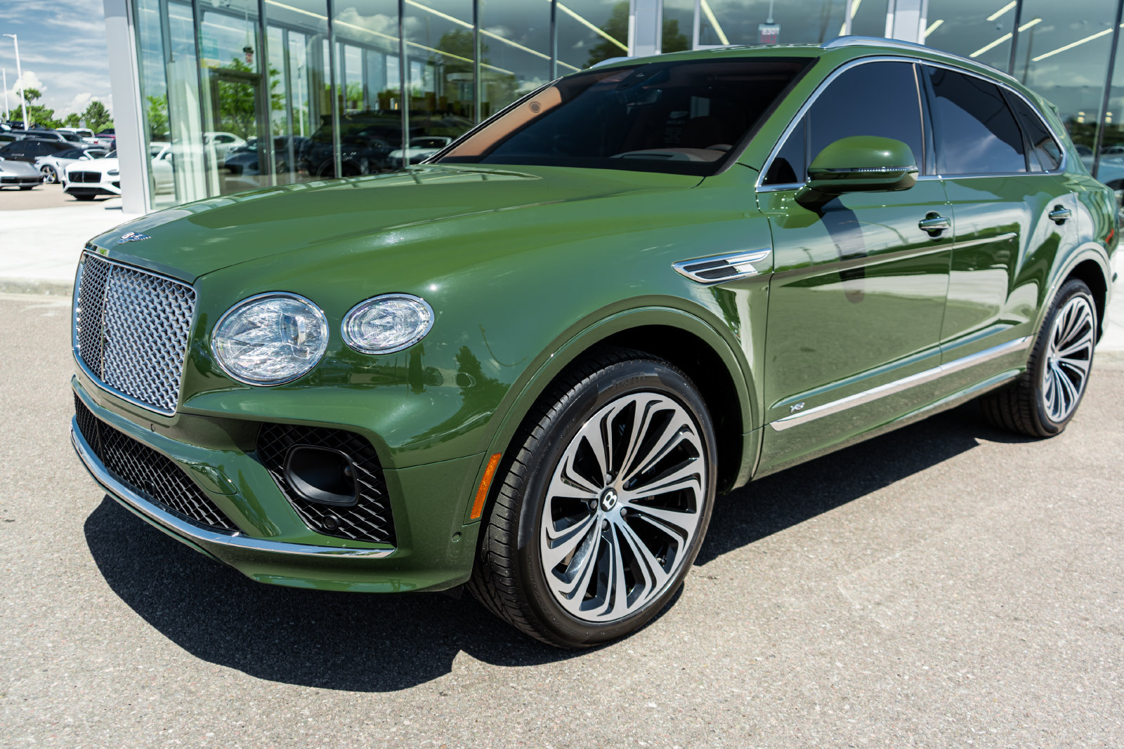 Certified 2022 Bentley Bentayga AWD/4WD image 21