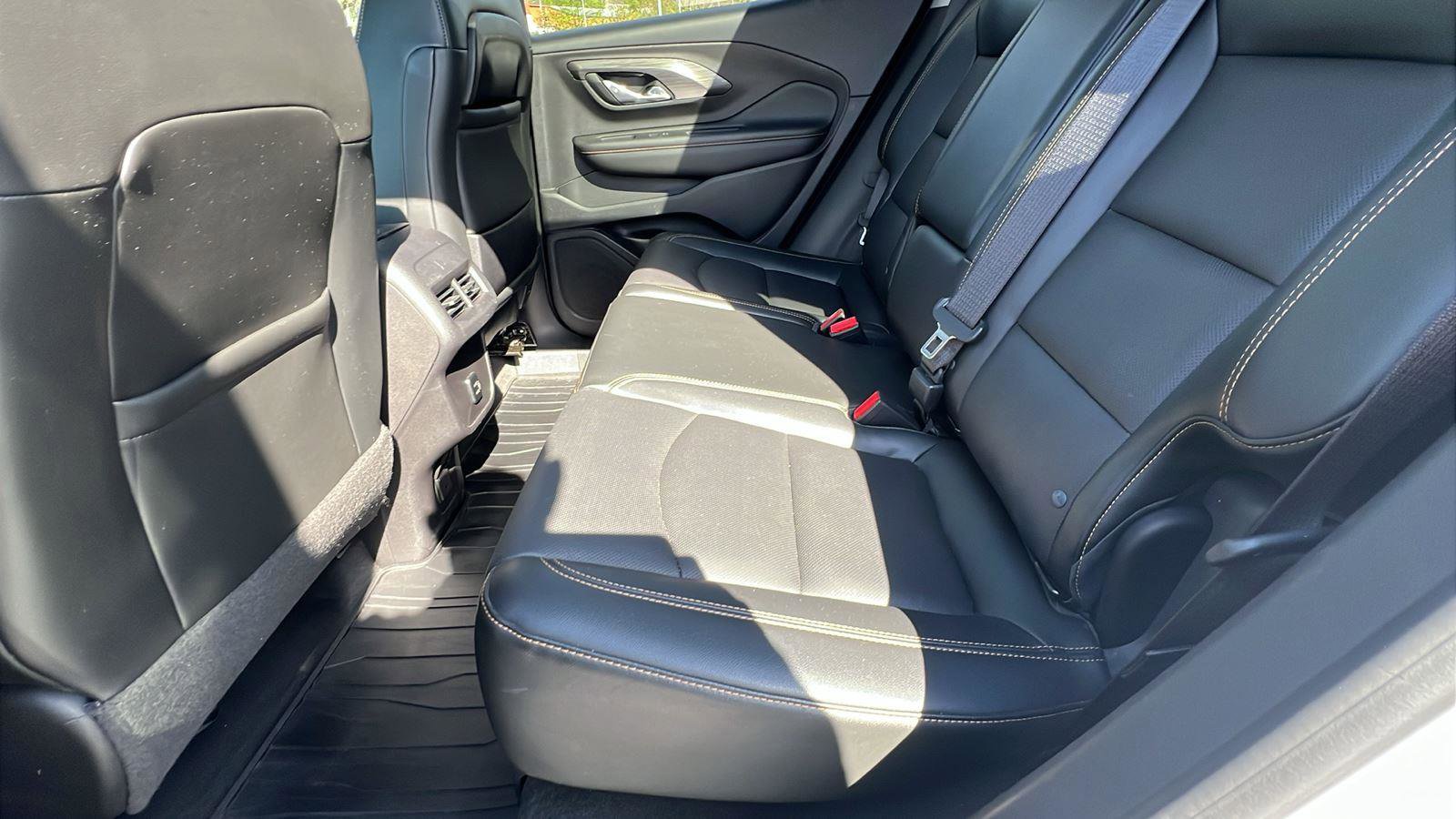 Used 2018 GMC Terrain SLT w/ Infotainment Package II AWD/4WD image 18